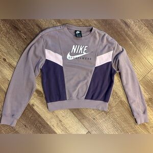 NIKE Sportswear Women's Heritage Crew Sweatshirt  Women’s XS Purple Colorblock